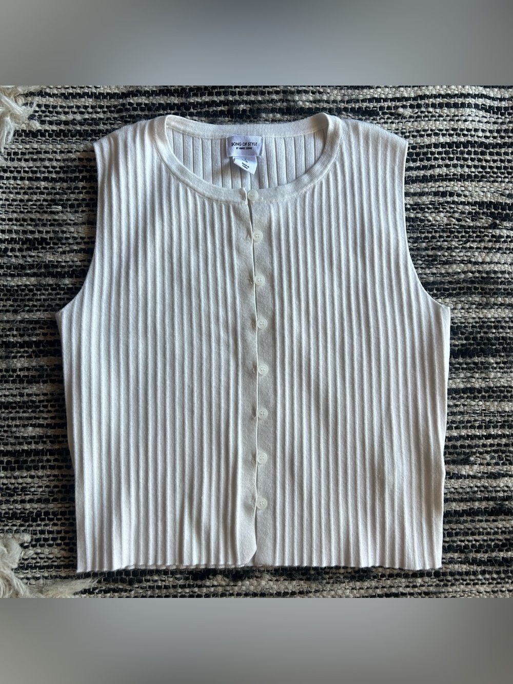 Song of Style Button Down Sleeveless Knit Top